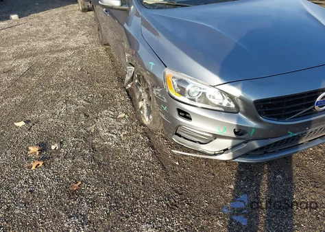 2017 Volvo S60 T5 Dynamic из США, поврежденный, VIN YV126MFL2H2420434